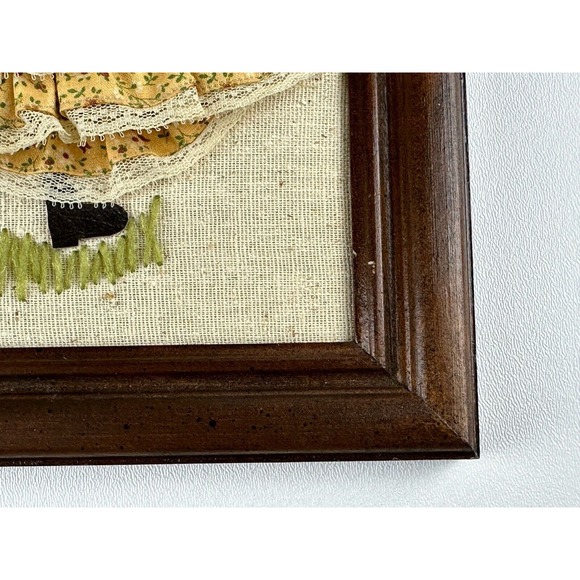 Vintage Holly Hobbie 3D Wood Framed Doll on Burlap w/ REAL HAIR Fabric Ribbon - Picture 3 of 9